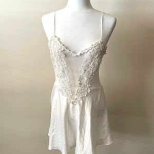 Flora Nikrooz Ivory Satin and Lace Chemise with Embroidered Flower Detail sz M